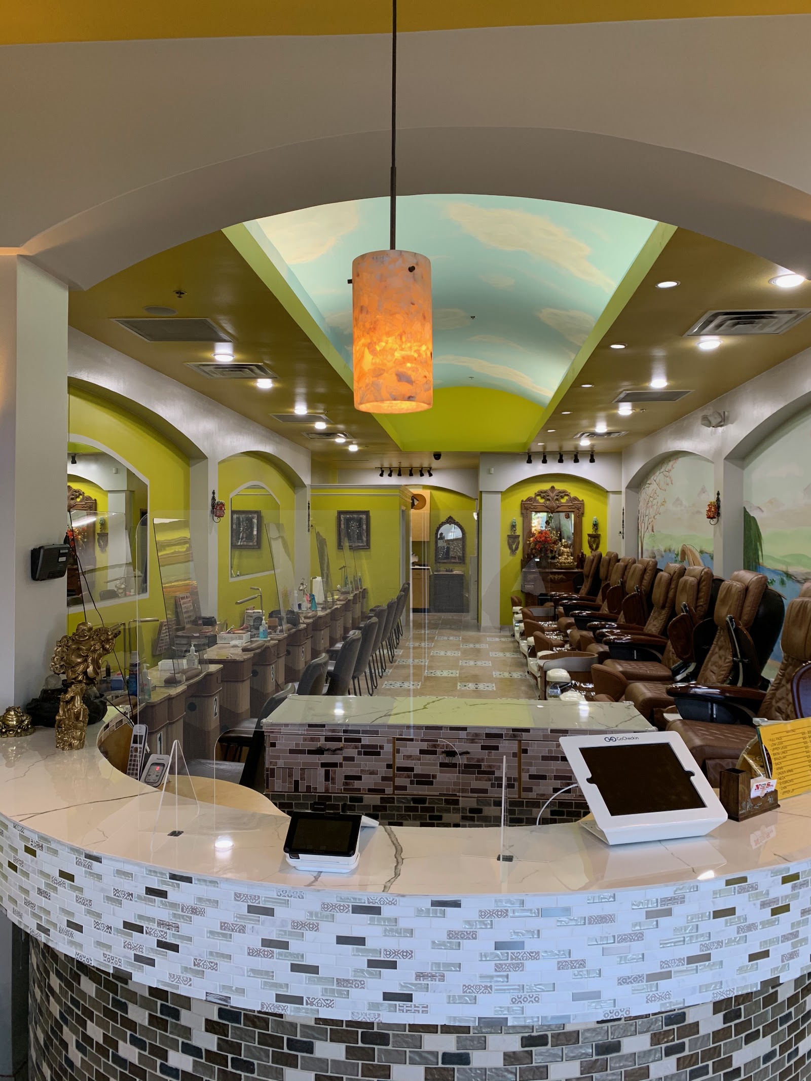 Happy Nail Spa logo